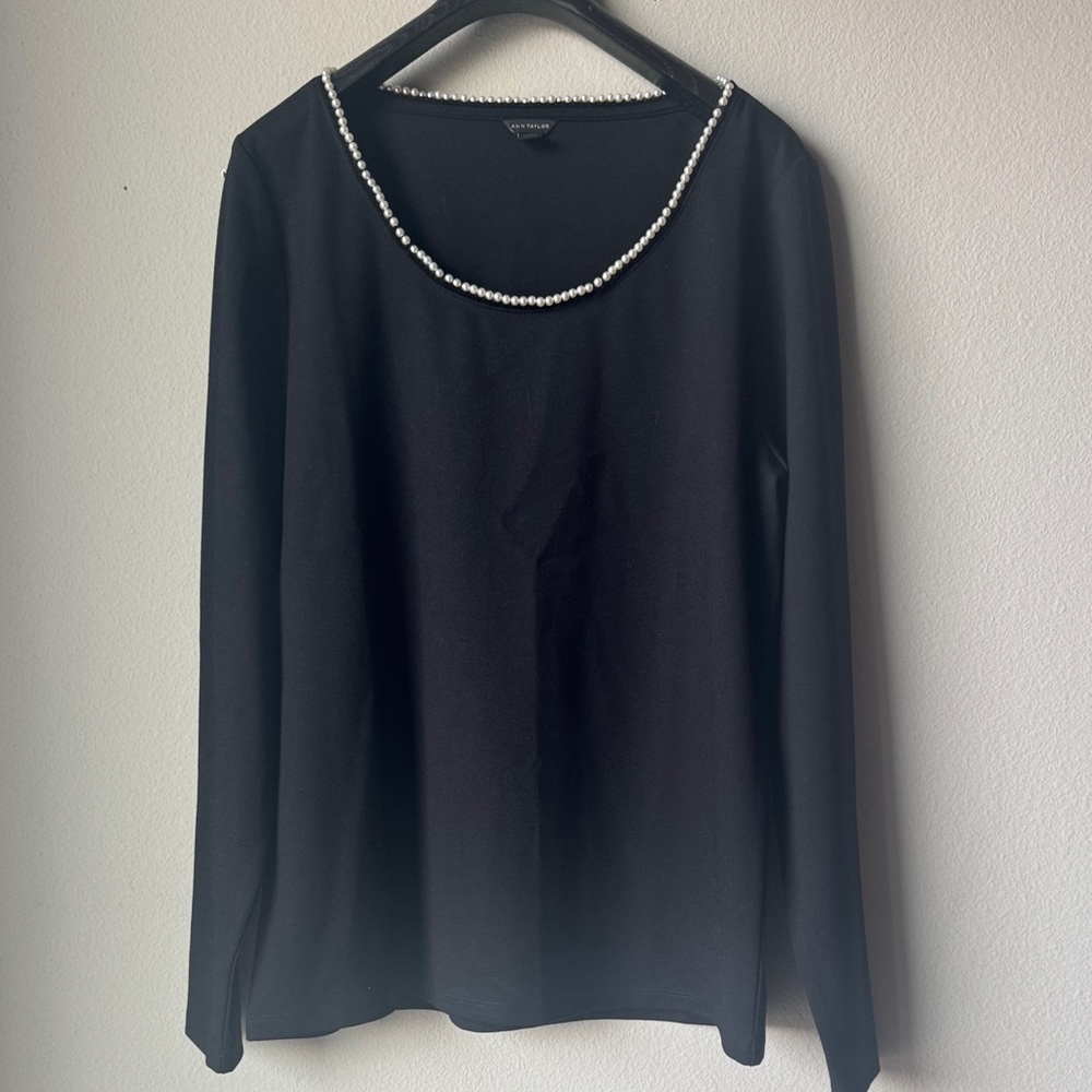 Chic Ann Taylor Pearl Neckline Top
